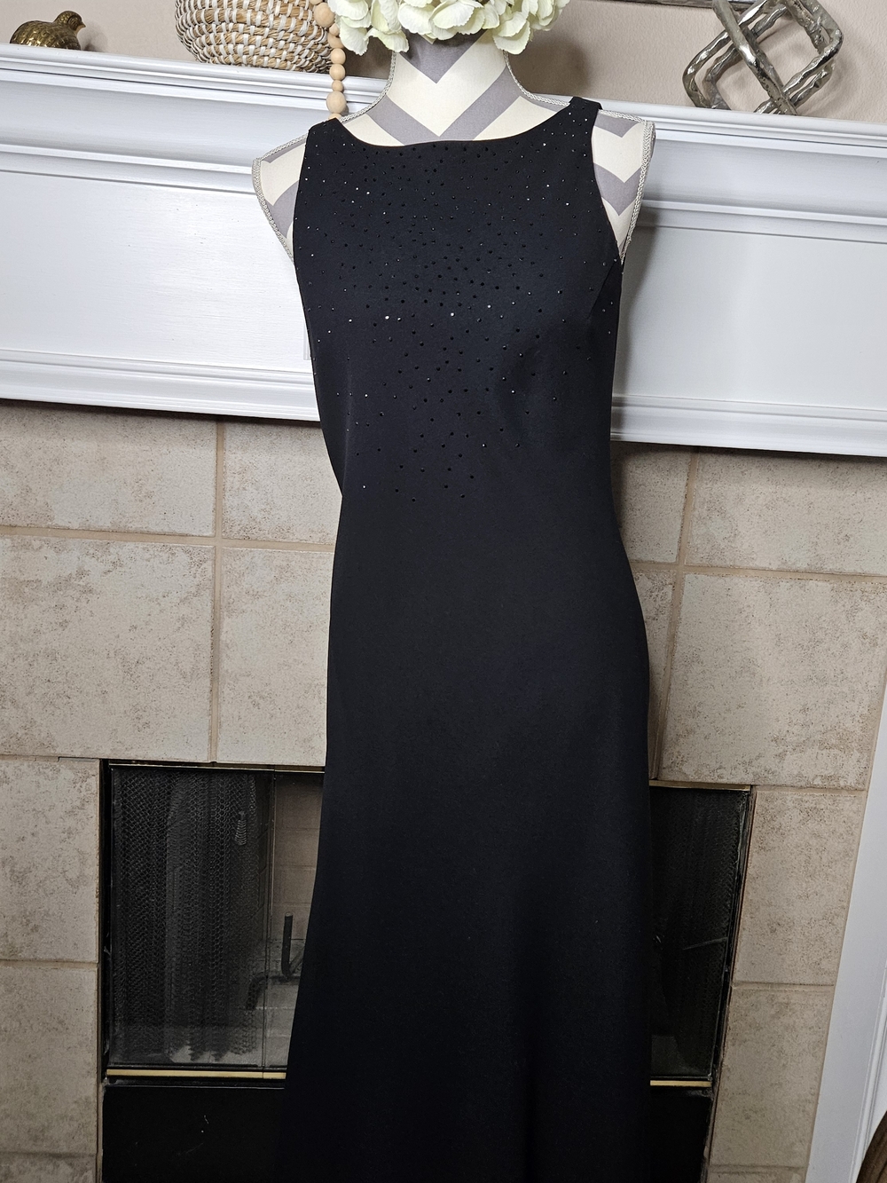 Jones Wear Black Sleeveless Maxi Dress with Rhinestone Detail